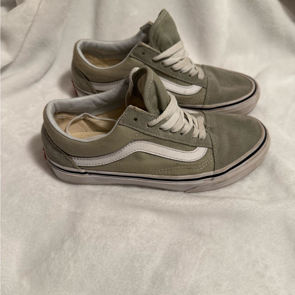 Vans Green and White Shoes Size 6.5
